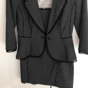 White House Black Market skirt suit